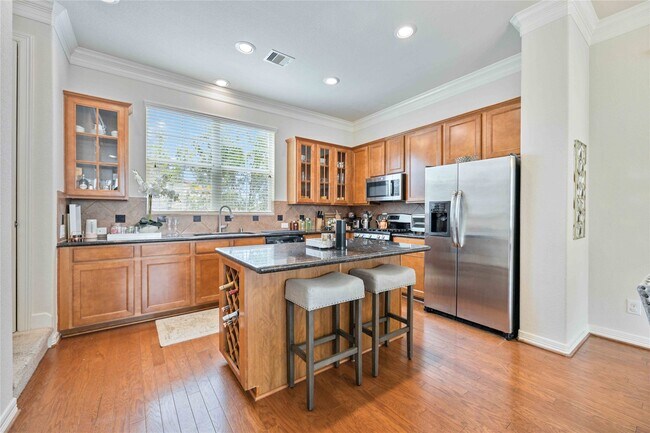 Foto del edificio - 3214 Clearview Cir