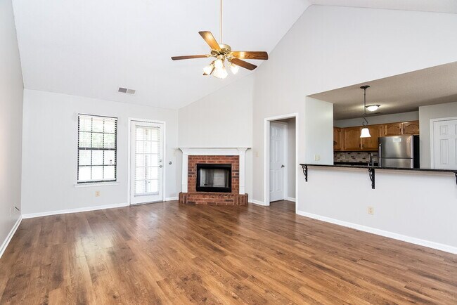 Foto del edificio - 10824 Ridgefield Dr