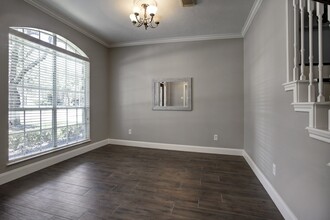 Building Photo - 5630 Heather Run Dr