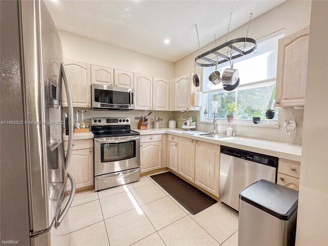 Foto del edificio - 3 br, 2.5 bath Townhome - 130 Riverwalk Ci...