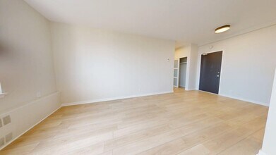 Interior Photo - 330 Metcalfe