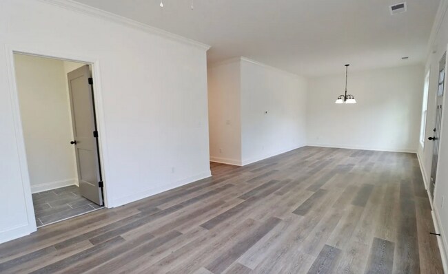 Building Photo - Pre-Leasing for the 26-27 School Year! Brand New Duplex In The Sought After Rosewood Columbia Are...
