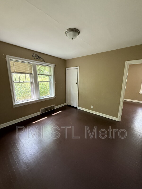 Foto del edificio - 2134 Rosebud Ave