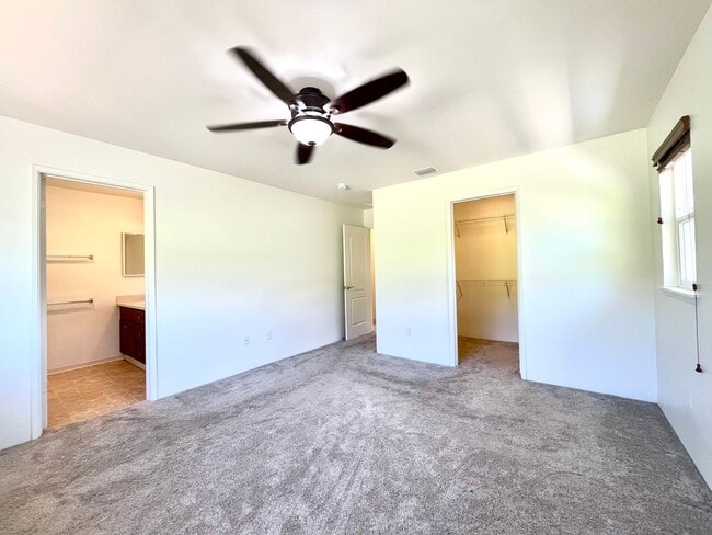 Building Photo - For Rent – Renovated 3BR/2BA Townhouse in ...