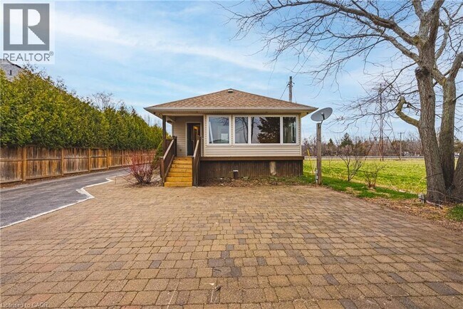 Building Photo - 390 5th Concession Rd W