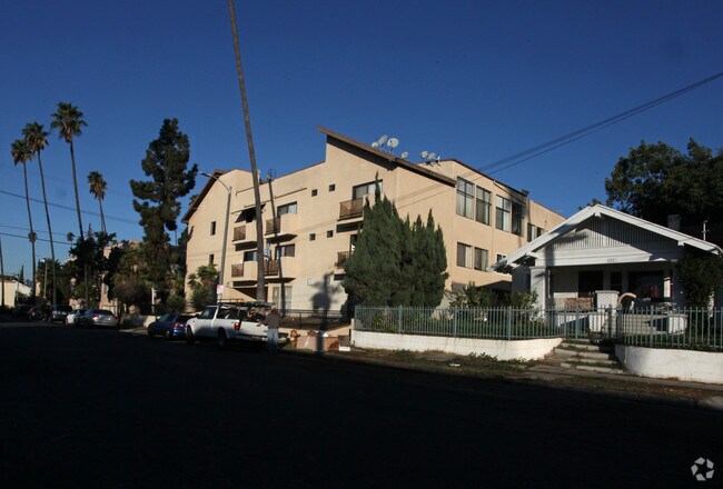 Primary Photo - 5125 Harol Ave