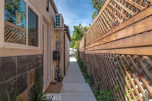 Foto del edificio - 18748 Collins St