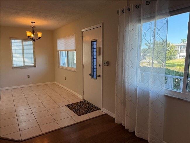 Foto del edificio - 8454 111th St N