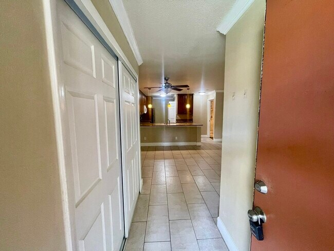 Building Photo - 640 Kenwick Cir