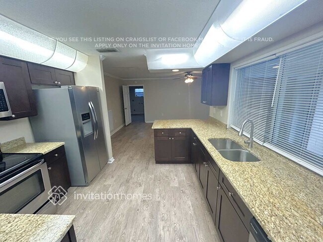 Foto del edificio - 4407 Orangewood Loop E
