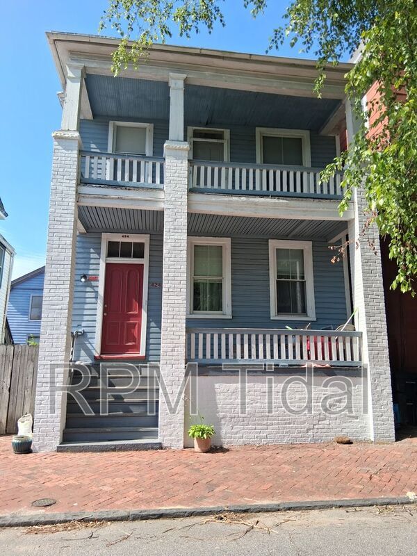 Building Photo - 424 London St