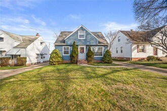 Building Photo - 65 Leyton Rd