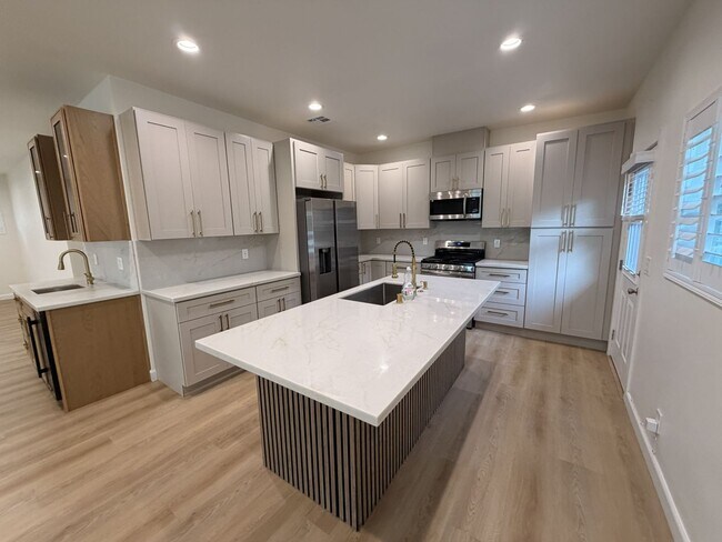 Foto del edificio - 2947 Dalton Ave