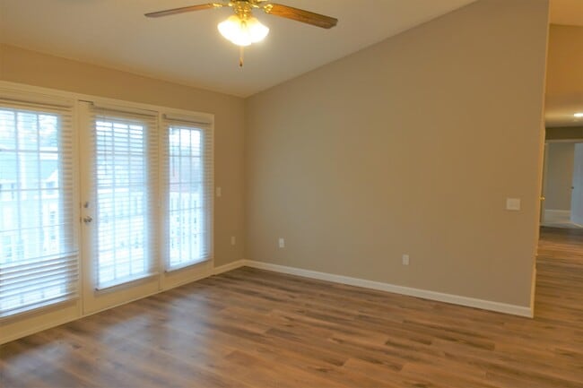 Building Photo - 205 Pelham Square Way