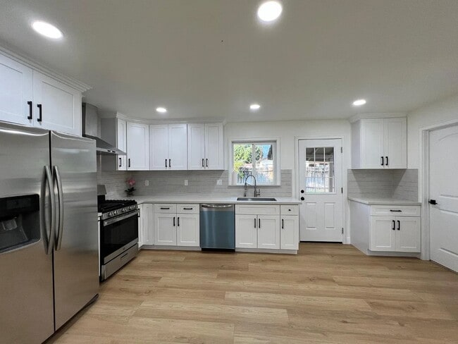 Foto del edificio - 5326 Hammill Rd