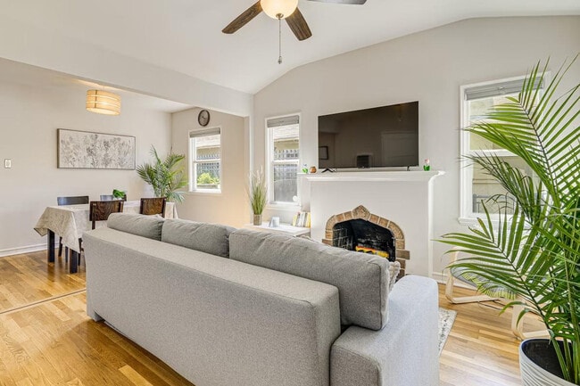 Building Photo - 972 S 8th St