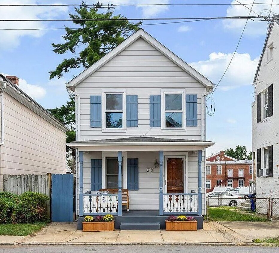 Primary Photo - Charming House in Downtown Frederick