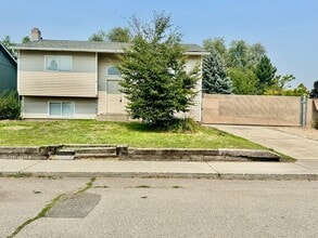 Building Photo - 3315 E Garnet Ave