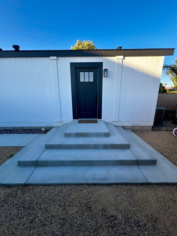 Building Photo - 17083 Montgomery Ave