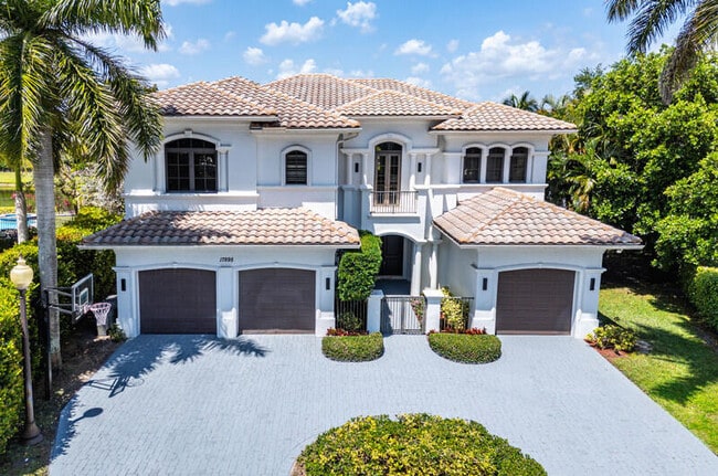 Building Photo - 17895 Cadena Dr