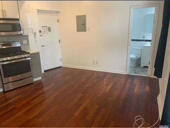 Foto del edificio - 577 New Lots Ave