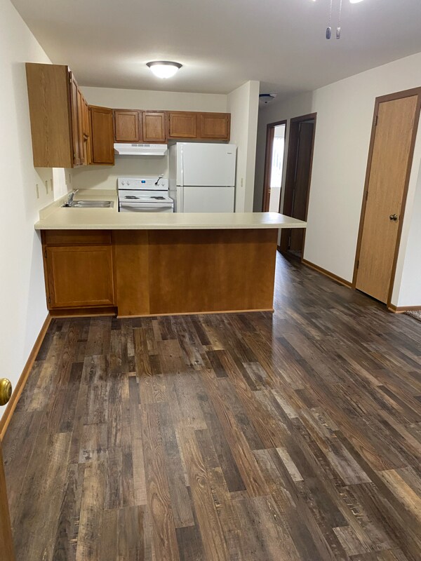 Foto principal - 1551 Honeysuckle Rd