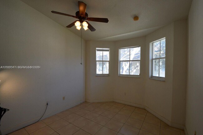 Foto del edificio - 1661 SE 29th Ct