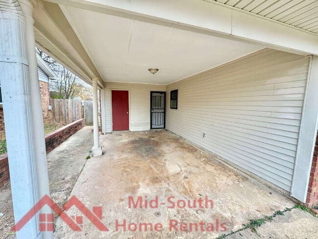 Building Photo - 6368 Leamont Dr