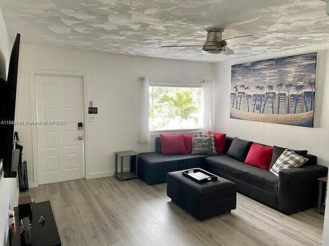 Foto del edificio - 832 NW 76th St