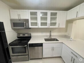 Building Photo - 7925 Fairview Dr