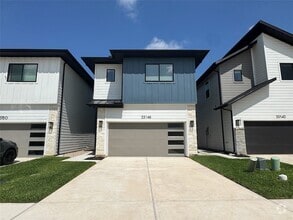 Building Photo - 33146 Willow Hts Ln