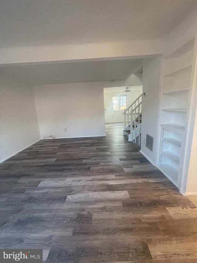 Building Photo - 5307 Avalon Pl
