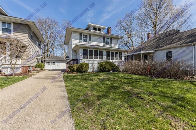 Building Photo - 606 W White St