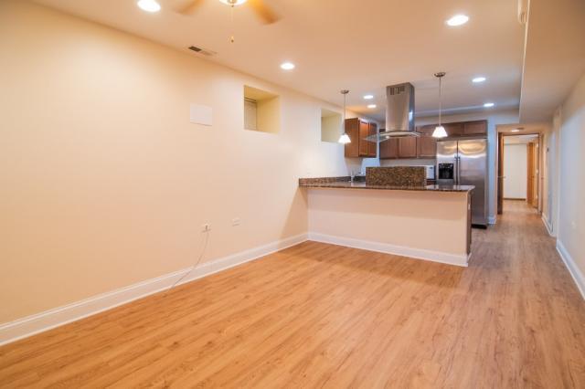 Building Photo - 2 bedroom in CHICAGO IL 60610