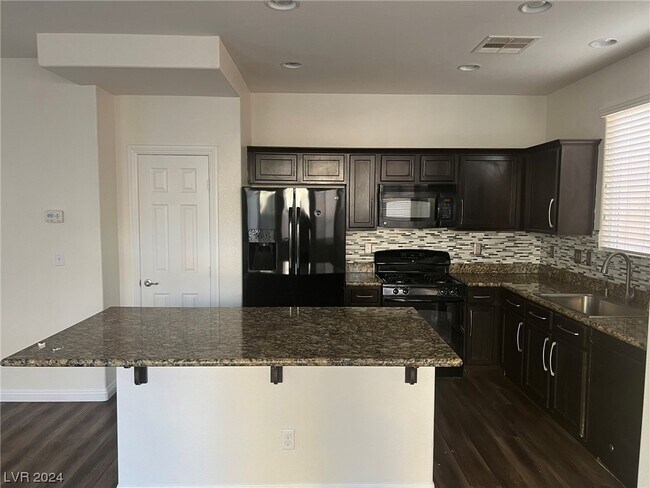 Foto del edificio - 7541 Tamany St