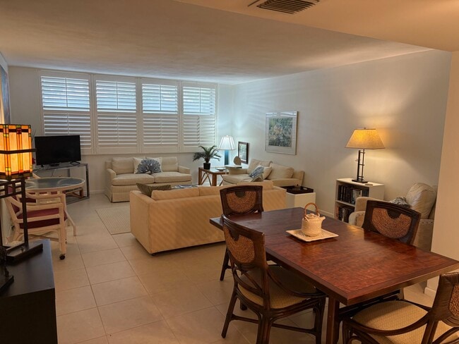 Building Photo - 2600 N Flagler Dr