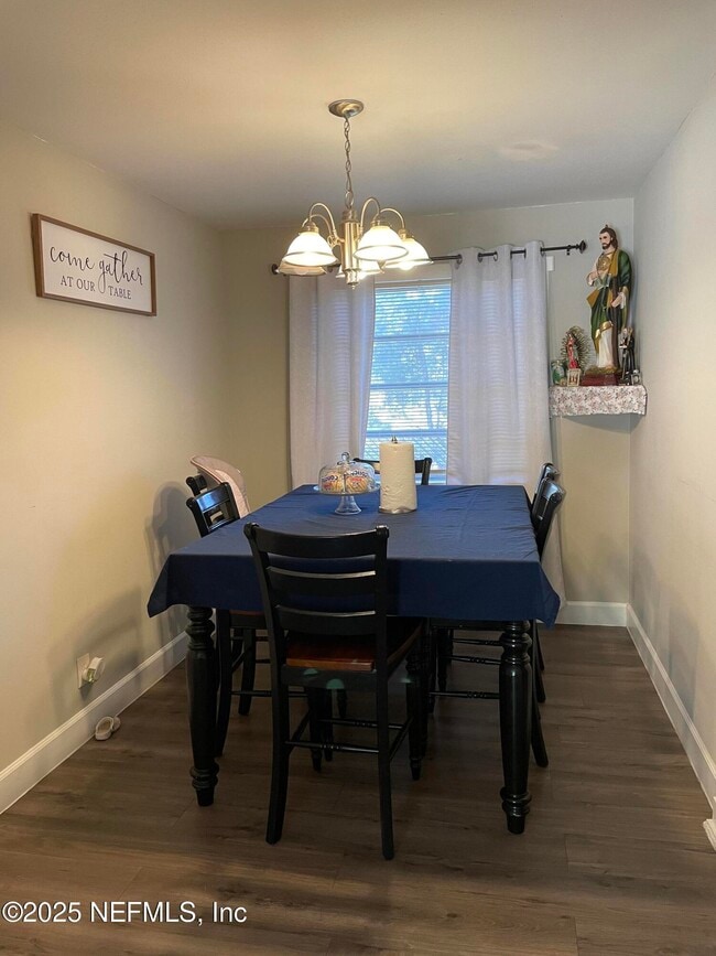 Foto del edificio - 2619 Bywood Rd