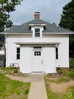 Building Photo - 15 Foster St