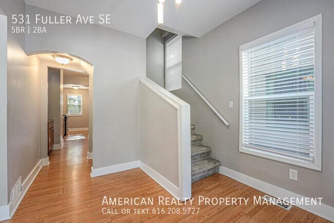 Foto del edificio - 531 Fuller Ave SE