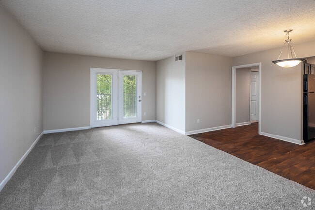 2BR, 1BA - 1,028SF - Living Room - Candlewood