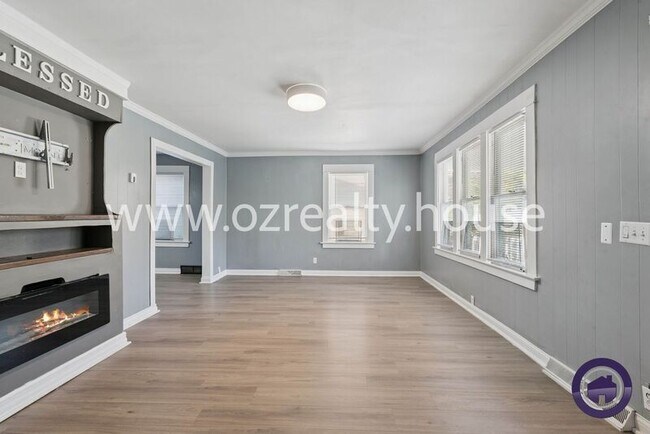 Building Photo - 1624 Macomber St
