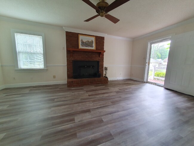 Foto del edificio - 1110 Compass Creek Dr