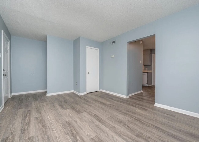 Building Photo - Emerald Commons