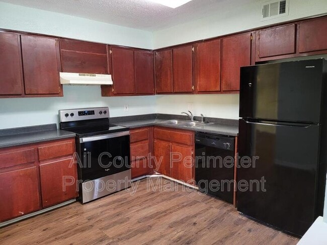 Building Photo - 103 Camelot Dr