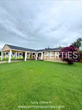 Building Photo - 5425 NW Kinyon Ave