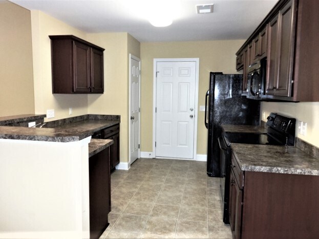 Building Photo - 2904 John Cabot Dr