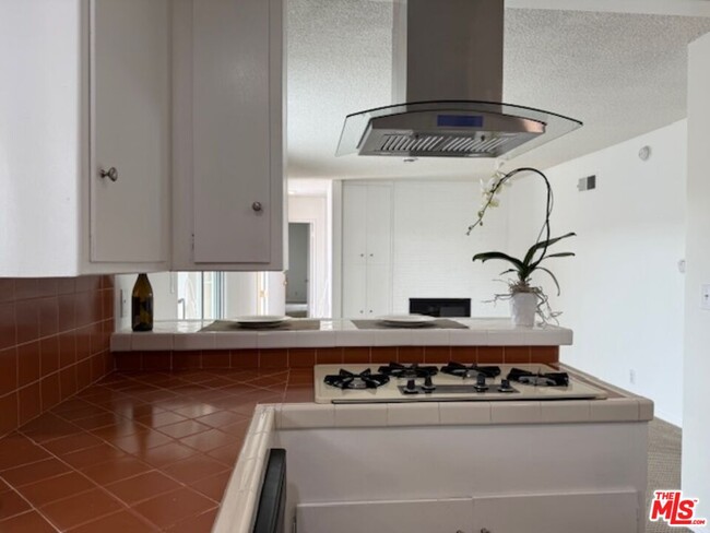 Foto del edificio - 8331 W Manchester Ave