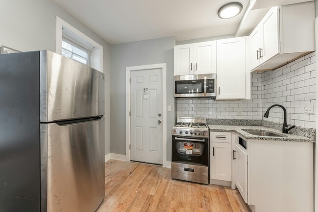 Photo - 1624 W Beach Ave Apartment