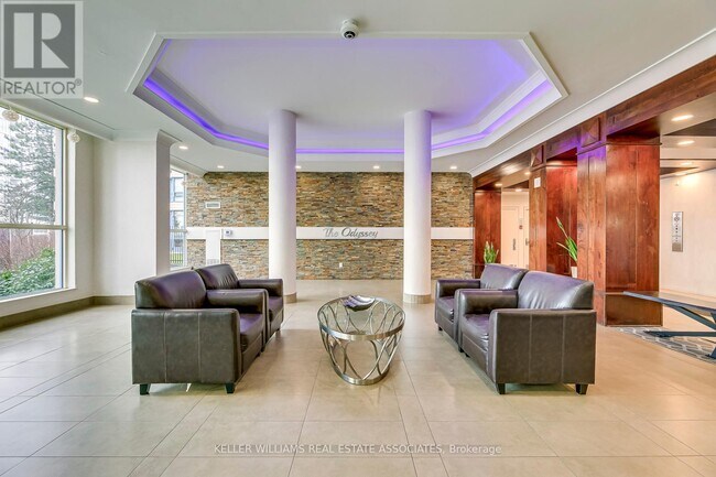 Photo du bâtiment - 250-250 Webb Dr