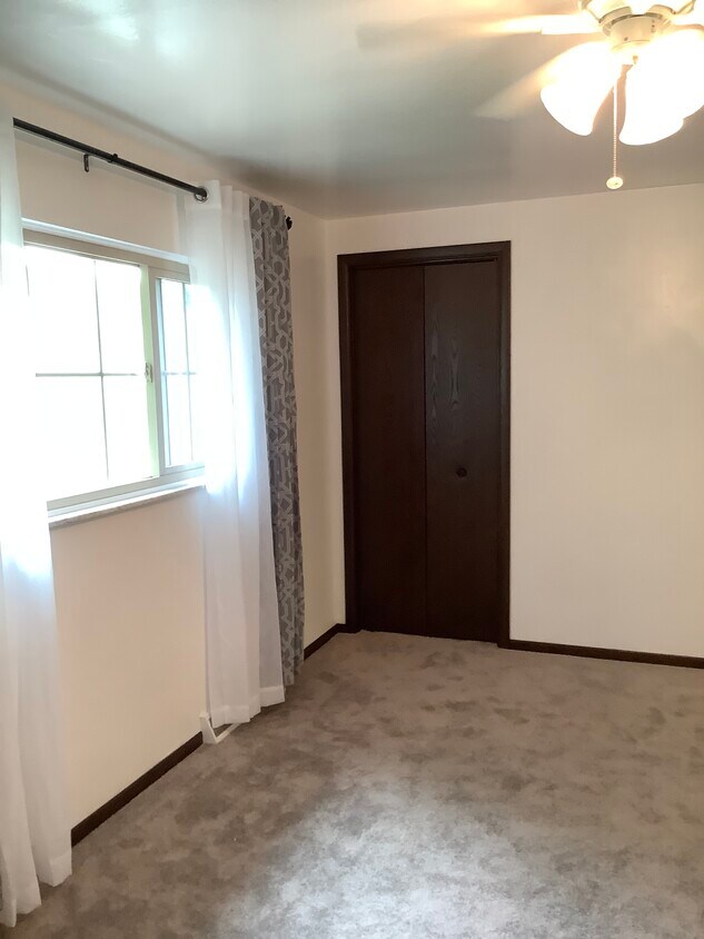 Master bedroom - 1393 Park Ave
